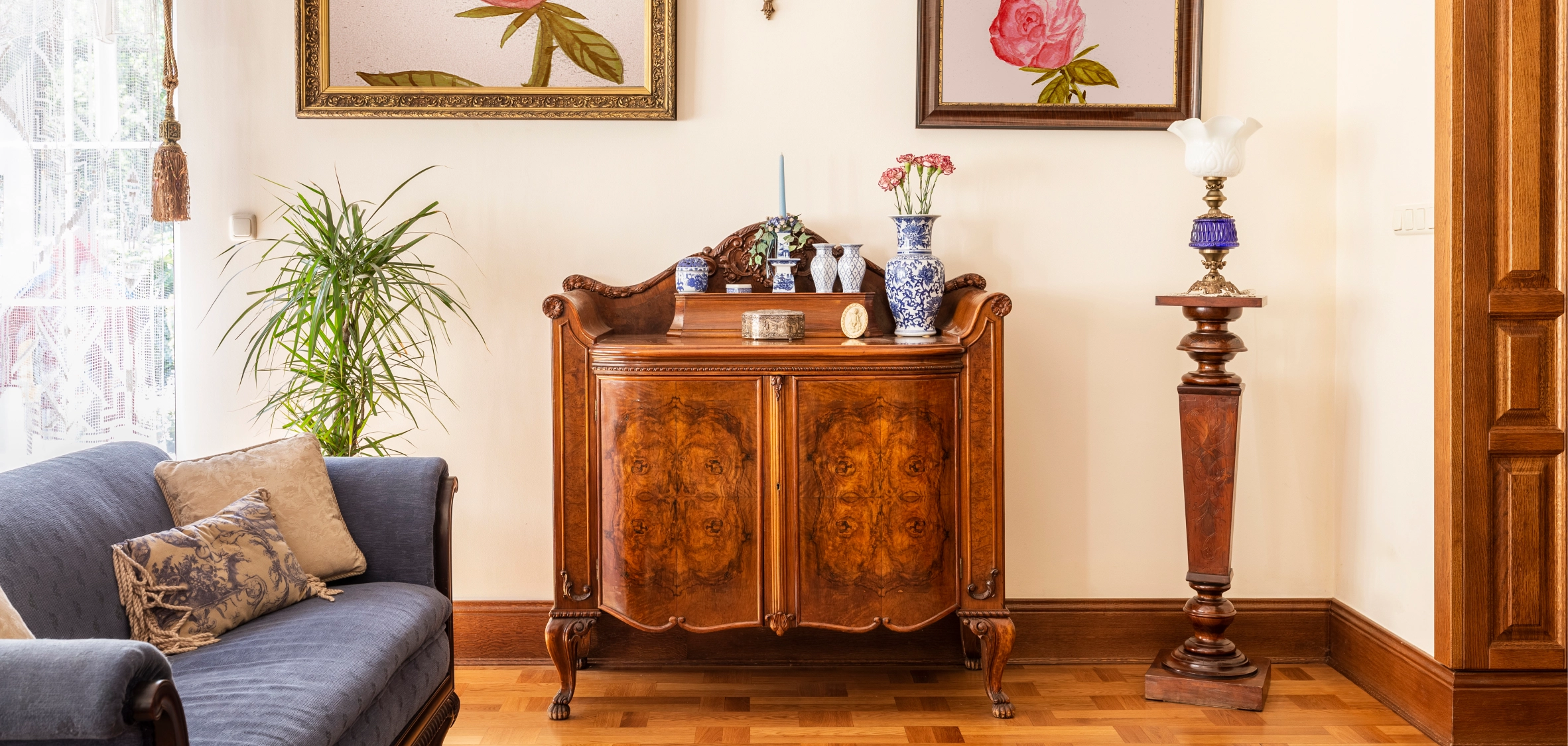 London Antiques Antiques , No Coding Website,  Antiques shop, Free Website, Tec-Nut.com Websites, New Website, Antiques, Company Website, easy website Serving Dorking