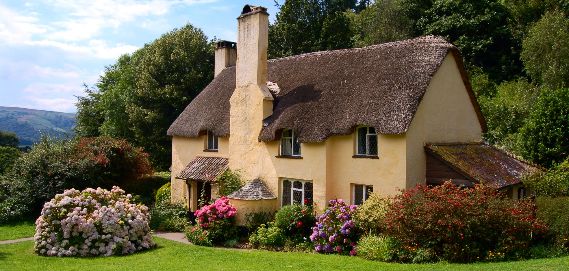 Image Gallery tec-nut.com for Surrey Thatcher - easy website, Roof thatching, Tec-Nut.com Websites, Free website template, Best Website Builder, Simple Website, Free Website, Website Builder, Thatching services, Easy Website, New Company, Thatcher