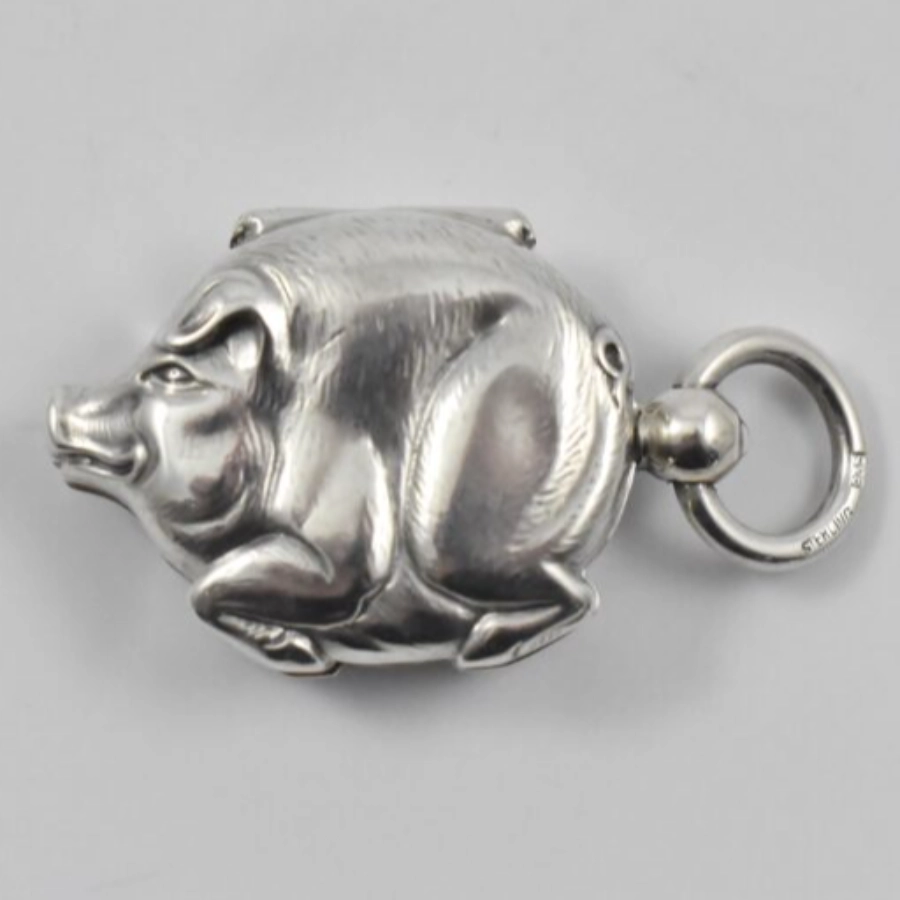 Products, London Antiques focusing on Antiques , New Website, Free Website, Better than squarespace, New Company, Antiques, easy website, No Coding Website, Easy Website in the Dorking area.
