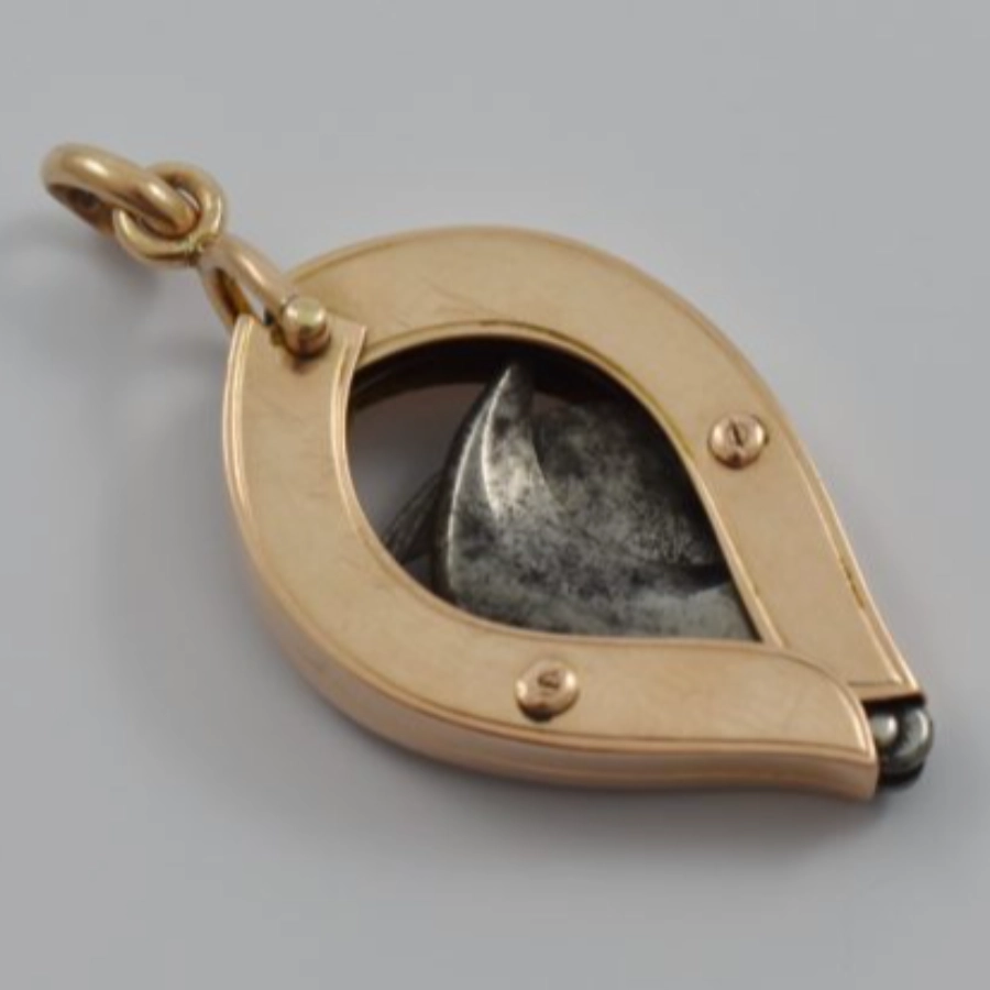 Products, London Antiques focusing on Antiques ,  Antique sales, Company Website, New Website, Easy Website,  Antiques for sale, easy website, Simple Website, New Company in the Dorking area.